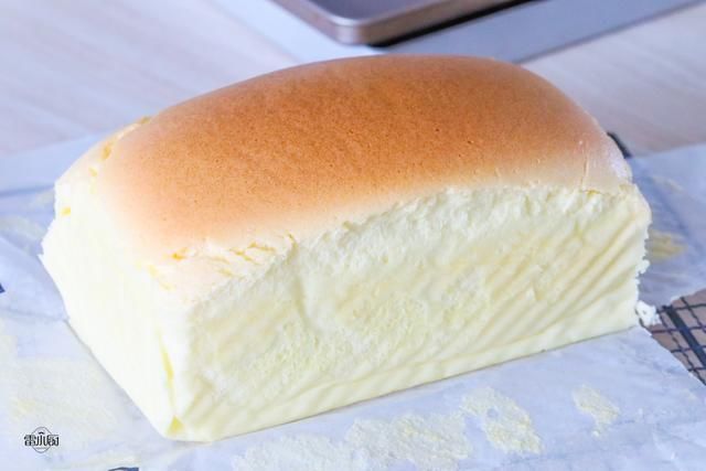 蛋糕|网红抖臀蛋糕,用手轻碰就一直抖个不停,迫不及待咬下一口,真香