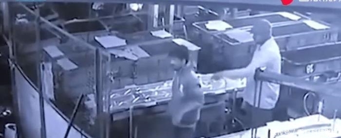 部下|“超压气枪”被主管残忍送入部下体内，男子直肠破裂死亡