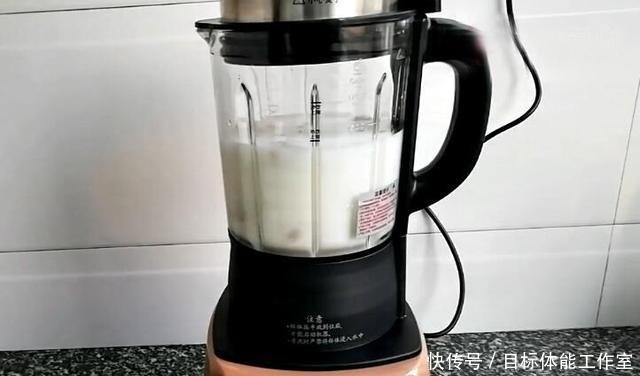 靠边站|自从学会了做它,牛奶豆浆靠边站,香甜浓稠又营养,全家都爱喝