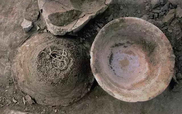 军粮|在2000年前出门在外的军粮“锅盔”,即是口粮又是身上的铠甲