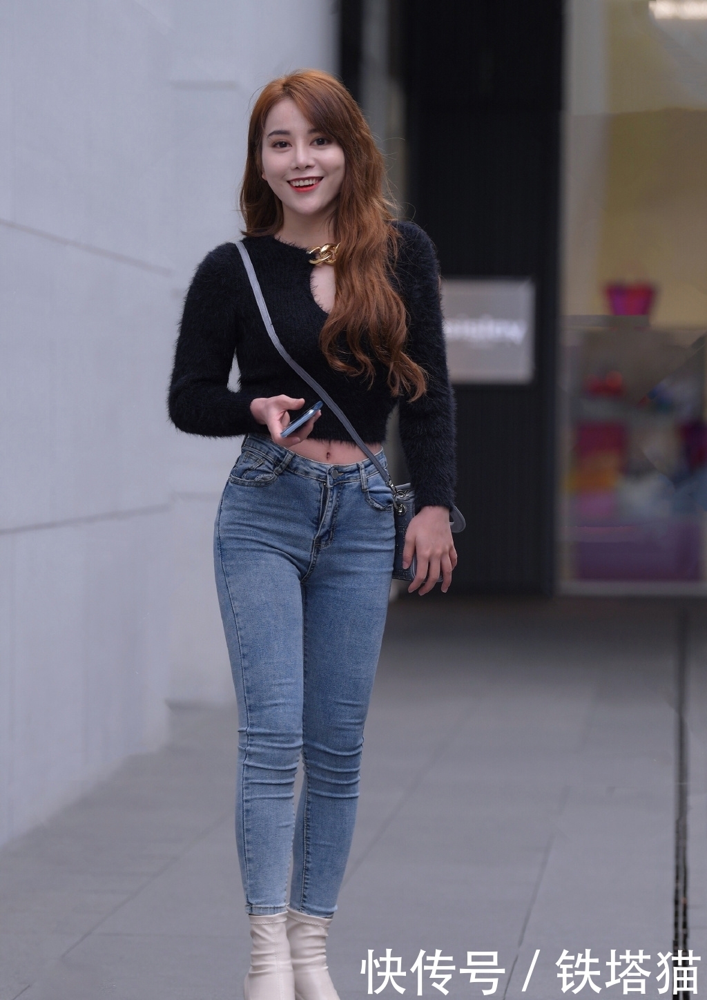 才能|修身牛仔裤穿搭示范，选对了上衣，才能美美的出门