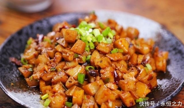 秋季|经典名菜''老干妈炒藕丁''秋季吃它最适合,成本不到2元钱