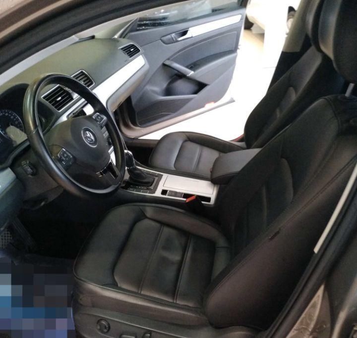  五年|大众帕萨特新车低至13万，花11万买辆开了五年的二手帕萨特图啥