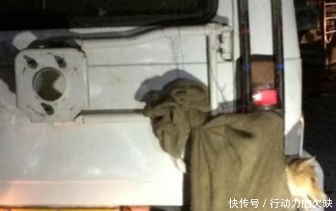  报警|发现陌生货车的男子夜跑，悄悄掀开窗帘，看到现场后立即报警