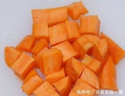 不吃|如果孩子们不吃胡萝卜怎么办?炖一锅五花肉烧胡萝卜菜,营养可口