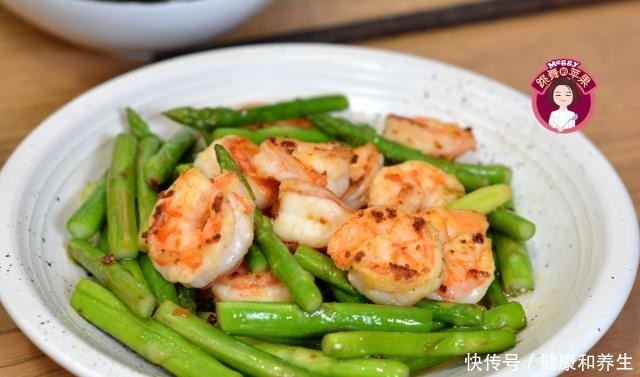 家宴|我家中秋午餐家宴8菜1汤,满满一桌很实惠,第4道经典传家菜