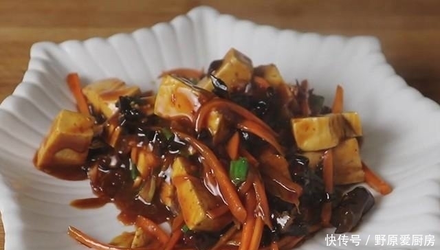 比肉|胡萝卜和它是绝配,这么做比肉都香,好吃又营养,很下饭