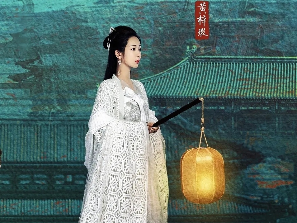 杨紫|赵丽颖两部剧多轮上星重播,杨紫新剧多次出问题,好剧组的重要性