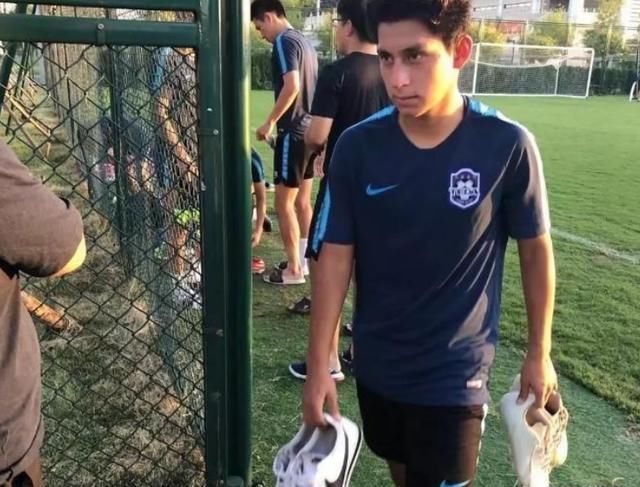  前锋|新希望！19岁华裔孔卡有望实现中超首秀，或解决国足大问题