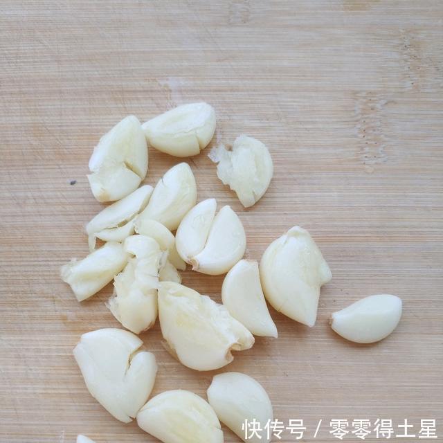  西红柿|炒花菜时加上它，营养美味还好看