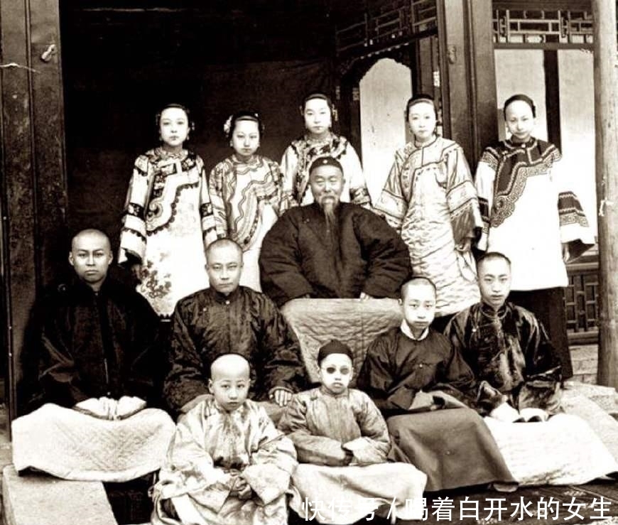  与自己|李鸿章为什么要告诉儿子, 死后要与赵小莲合葬, 而不是原配夫人?