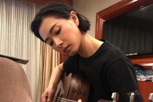  性格低调|《浪姐》排名曝光，吴昕万茜排名大跌退下，扮猪吃老虎的她却登第一