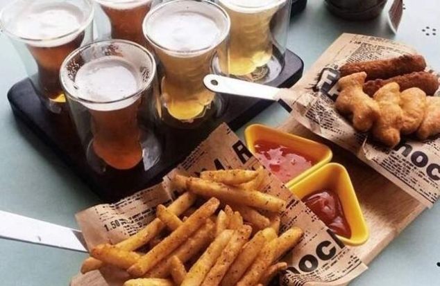 炸鸡|肯德基开了第一家自助餐厅,每位126元,终于能狂吃炸鸡汉堡了