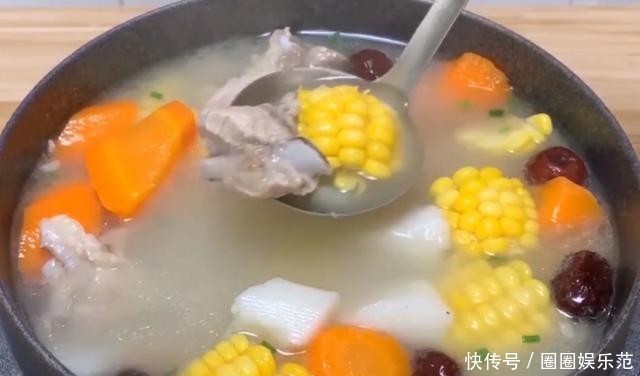 洗干净|煲排骨汤:排骨不要直接炖,也不要放料酒,多一个步骤,汤鲜味美