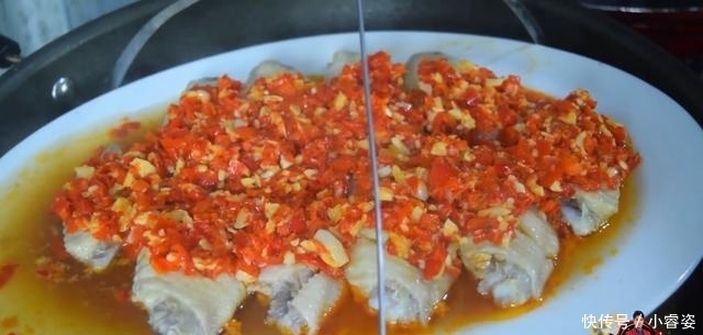 香辣|剁椒鸡翅最好吃的做法,简单美味香辣下饭,看看你喜欢吃不?