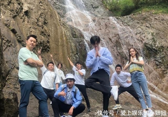 李晨|李晨晒第八季首期合影,八位明星参与录制,飞行嘉宾成最大赢家!