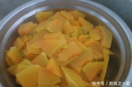 美味|一块南瓜，一瓶牛奶，无需发面，奶香十足，松软美味，多给孩子吃