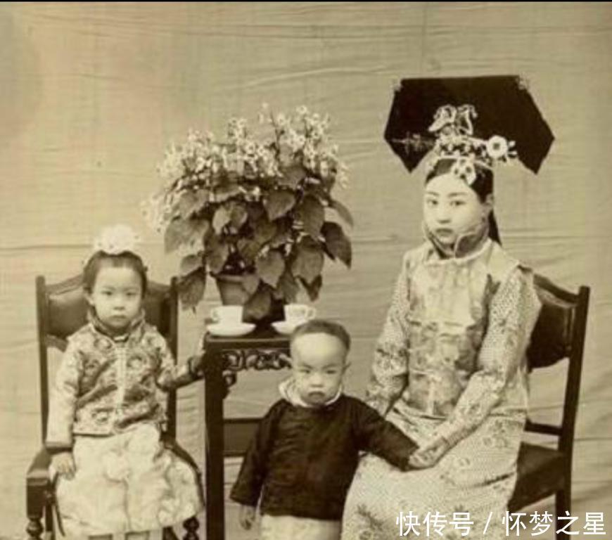  罕见|晚清女子罕见照片，图二女孩颜值爆表，图四女子有一对龙凤胎！