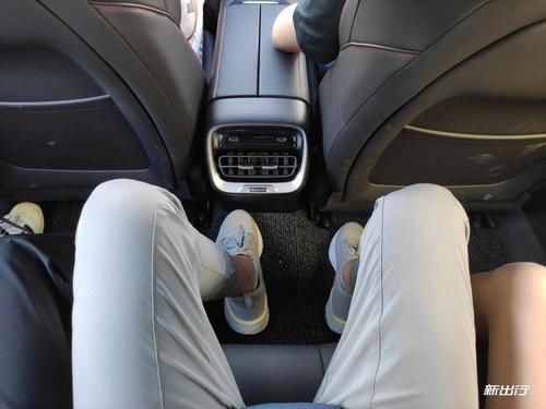 新能源汽车|买一辆概念车是什么感觉小鹏P7简单上手体验