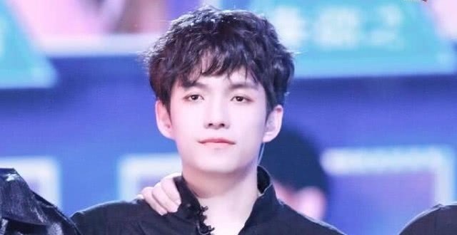  成员|《创造营》总决赛，周震南拿下总冠军，11位成员乘风破浪