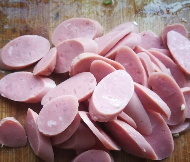 味儿|茴香球炒火腿肠,淡淡的茴香味儿,颇有点西芹的口感,味道好极了