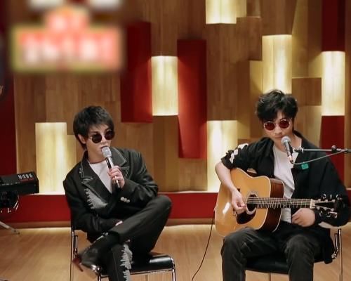 吉他|华晨宇用一把吉他完成表演,谁注意黄霄云的评价真懂还是假懂