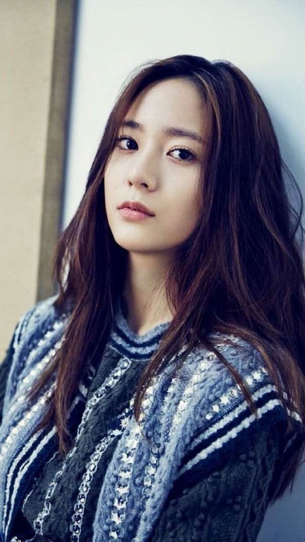 王一博|张艺兴喜欢她5年,王一博不敢和她对视,她到底有多大的魅力