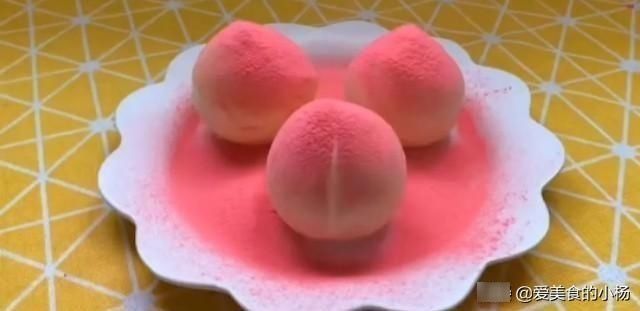 瞬间|最简单的网红甜品仙桃奶冻,抖音百万赞神仙甜品,敲开瞬间超治愈