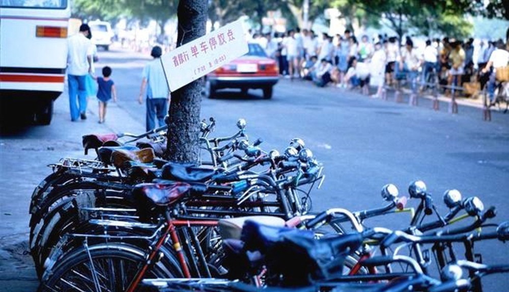 年代|老照片带你回忆80年代的淳朴岁月,这里有80后无忧无虑的童年