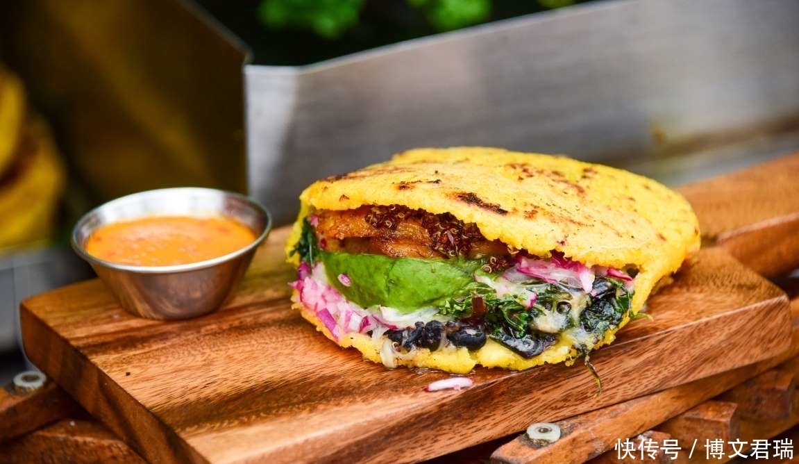 食物|出国旅游:盘点旅行中10种最让人垂涎三尺的街头食物,您吃过吗?