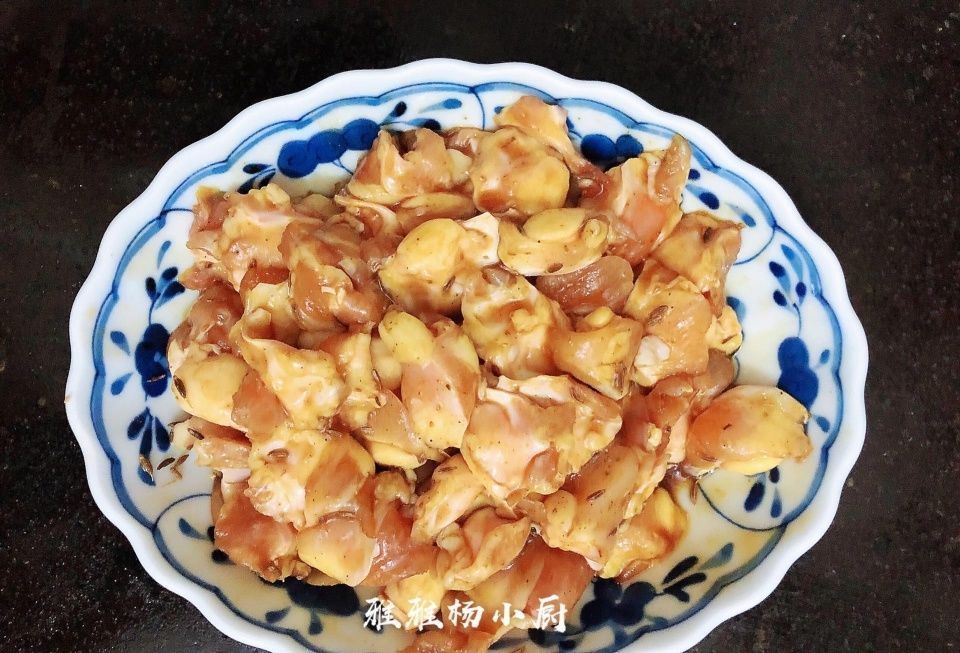  美滋滋|此肉有点贵，香脆可口，做法简单，一次做1斤，全家吃得美滋滋