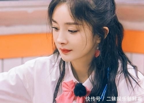 吃饭|杨幂在综艺大口吃饭时,镜头转到她的碗,里面东西叫人难以下咽