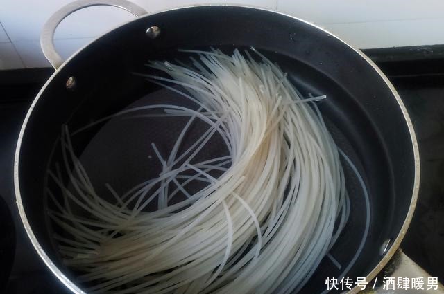 着很大|学会米粉这秘制煮法,味道赛过螺蛳粉,我家三天两头准做一次