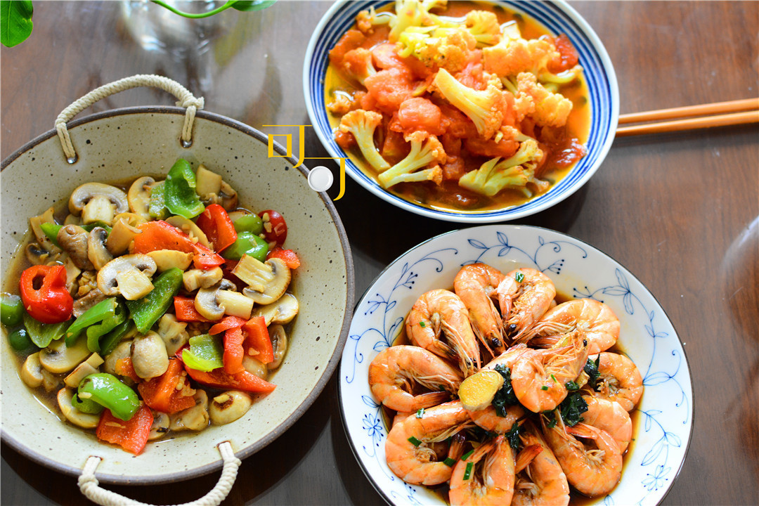  漂亮|晒晒我家的午餐，一荤两素三个菜，漂亮像一幅水彩画，营养又健康