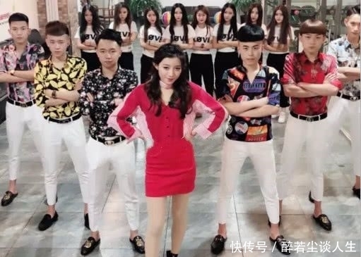 焦点|牌家友谊赛揺童成为焦点!为获胜欠债30W,牌牌琦:我的好徒弟