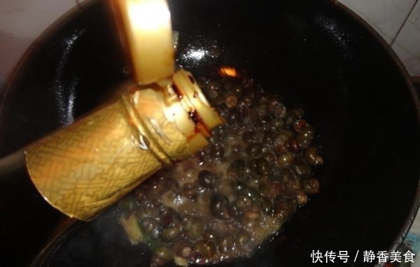 入适量|10斤田螺,闺蜜这样炒一锅,三人啤酒配螺蛳,真够味,真过瘾