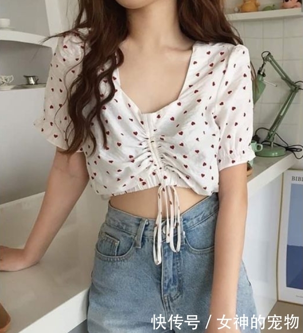 绿茶|自黑成“绿茶女”似乎成新时尚?这些空气衫也成了大热门,贼性感