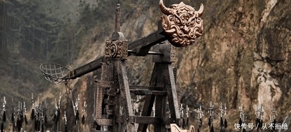 禁止|“夜壶”出土时被人嫌弃,专家看了壶身上的字后说:禁止出国展览