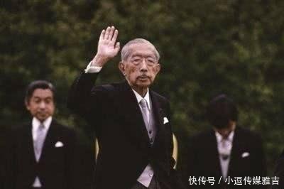 有人|日本投降,有人问日本天皇:你为何不剖腹?天皇说了4字