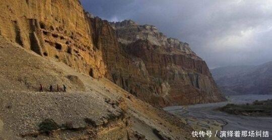 洞穴|在喜马拉雅山上发现千年沙堡王国，又一个神秘消失的古代文明