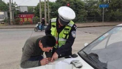  驾驶|酒驾撞上无证驾驶谁负全责交警公布答案，车主哑口无言