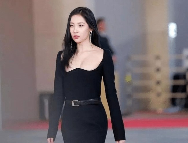 美得|她被称为“南韩第一腿精！”，颜值高到犯规，今28岁美得不像话