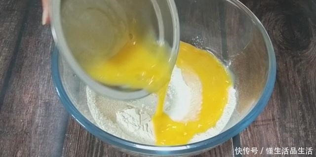 红糖发糕|发糕最简单做法,手不沾面,掌握2个关键点,蓬松暄软,不塌不缩