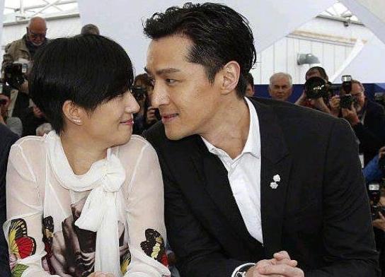 胡歌|多迷人啊,胡歌在红毯上的第一次注册导致了“桃色绯闻”