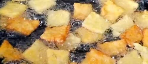  里加|剩米饭里加1个鸡蛋，不用蒸不用炒，一擀一切，出锅孩子就抢吃光