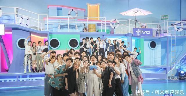 快乐大本营|《站稳了朋友》孟鹤堂开腔亮嗓镇住众人 开播首期即拿下收视第一