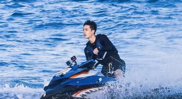 火爆|《这!就是街舞》火爆来袭,队长大秀舞技,谁能笑到最后