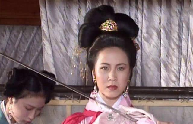 马超|一样是五虎将,为何应对乱箭,马超摔下马,赵云却毫发无伤