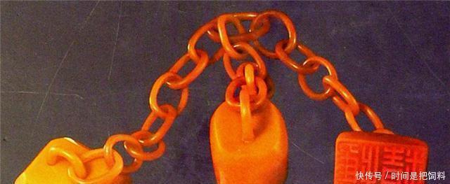  溥仪|溥仪被赶出皇宫时,只拿了一样“东西”,上交给国家成镇馆之宝！