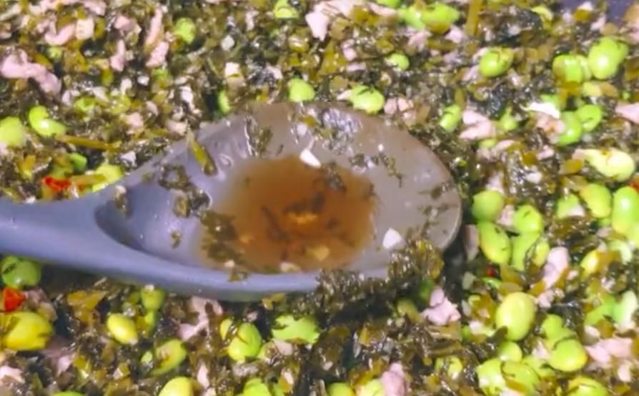 大人|1分钟学会经典下饭菜“雪菜炒毛豆”,鲜香美味,大人小孩都喜欢